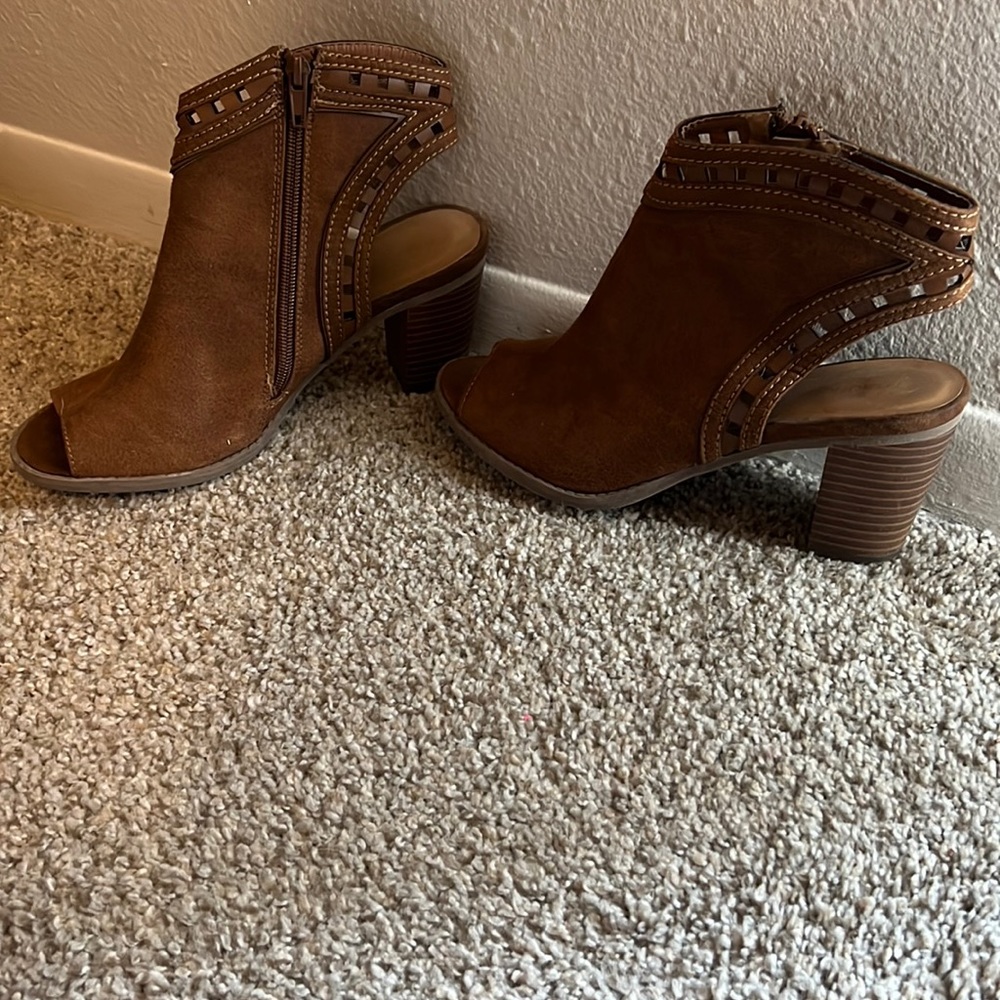 Open toe heel boots